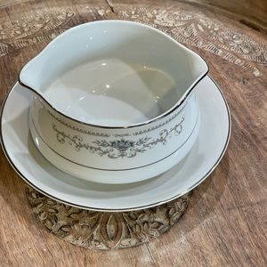 Diane porcelain china gravy boat